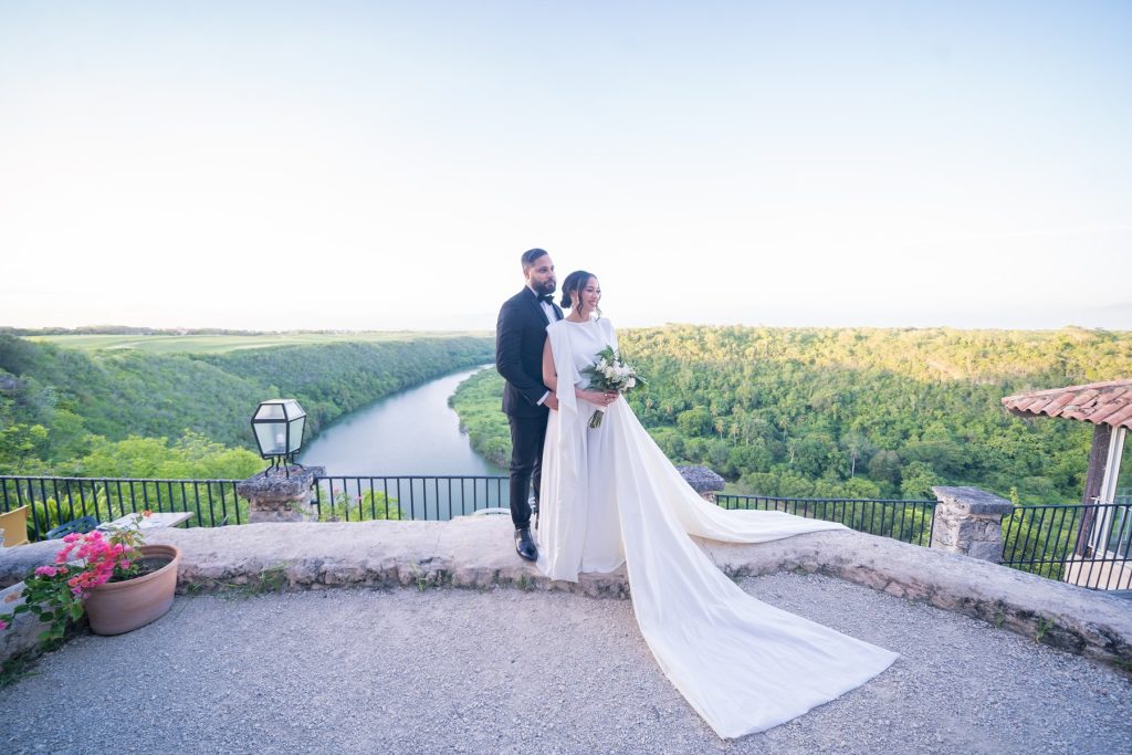 Newlyweds sunset portrait in NY, cinematic wedding photography by Wow Wedding Film